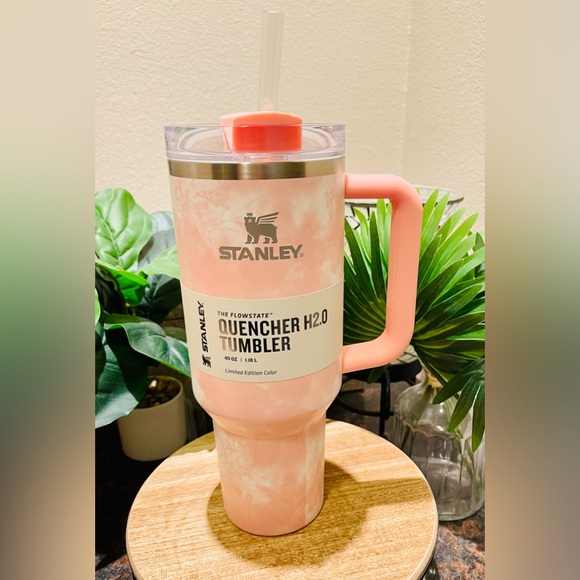 LAST ONE Pretty n Pink Bundle Stanley Tumbler Peach Tie Dye & Lululemon Belt bag - Picture 4 of 16